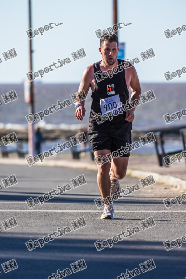 Corre Montevideo -900
