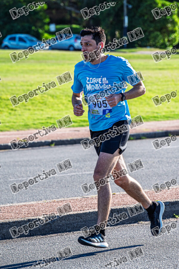 Corre Montevideo -905