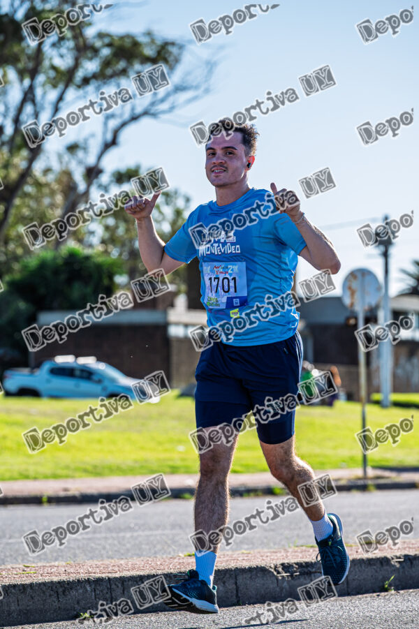 Corre Montevideo -1701